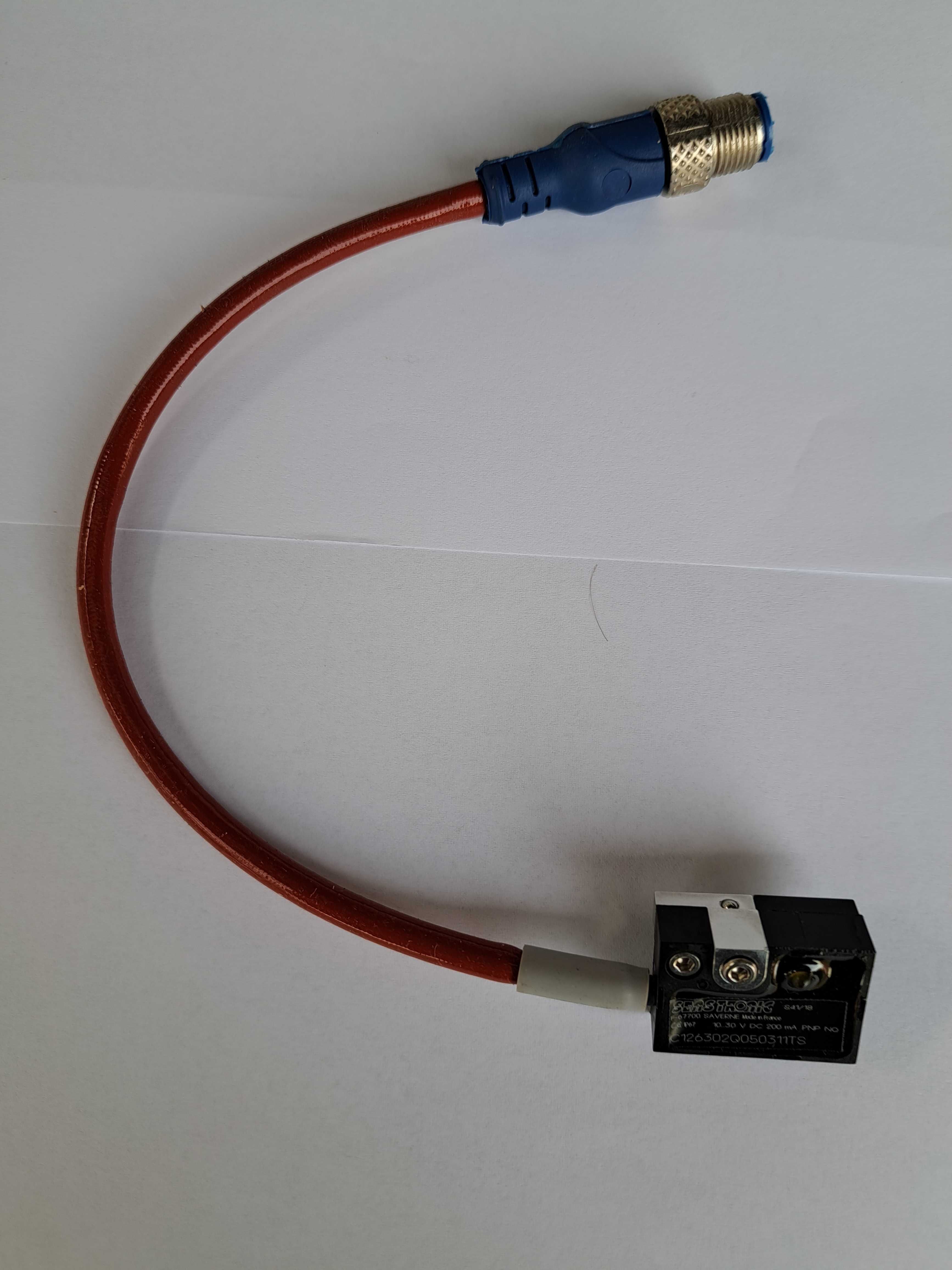 Senstronic C126302Q050311TS Sensor W/ 3-POLE MALE STRAIGHT CONNECTOR