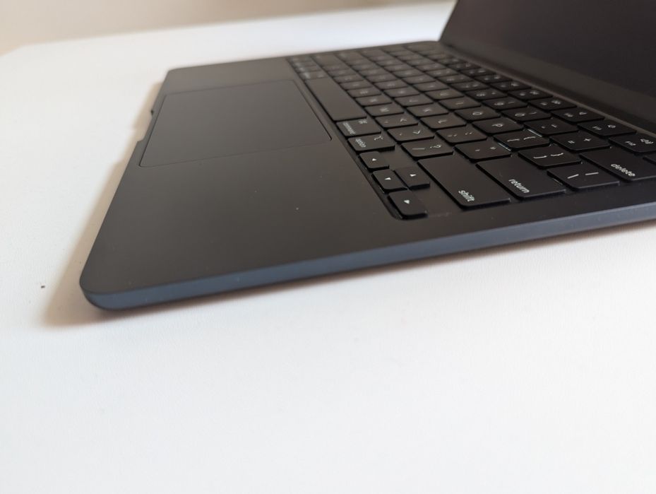 Macbook air 13 m2 8gb/256gb 100% battery