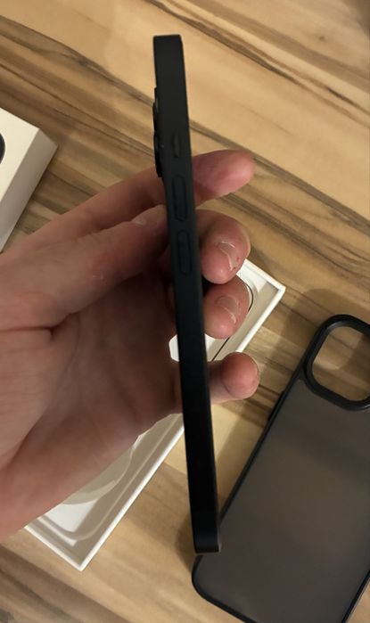 Iphone 14 128 GB + зарядно,калъф,протектор