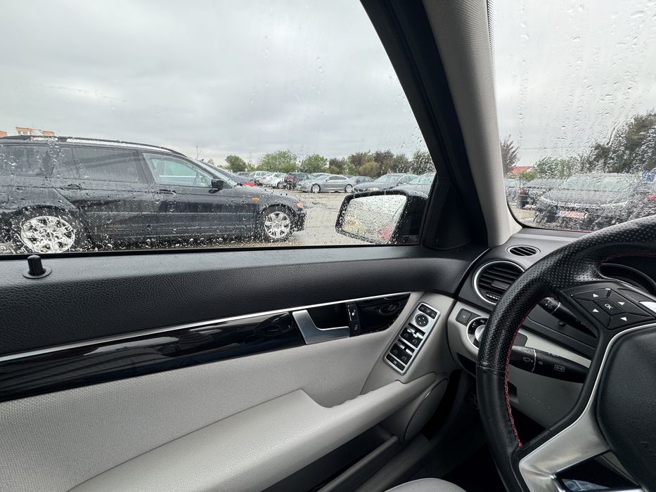 Mercedes - Benz c class