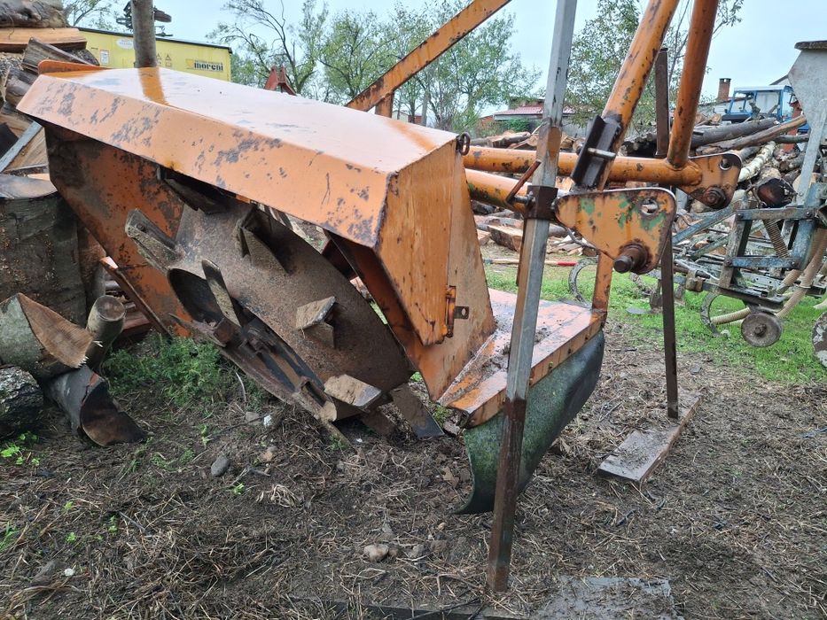 Utilaj agricol rotativ pt șanțuri