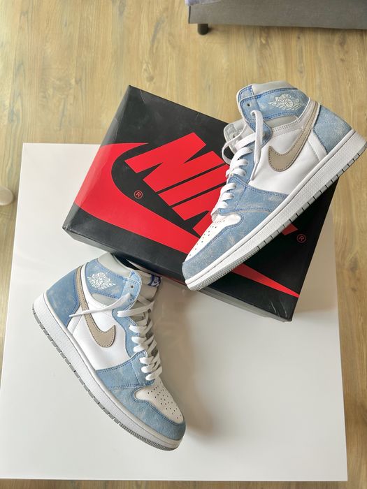 Jordan 1 Hyper Royal