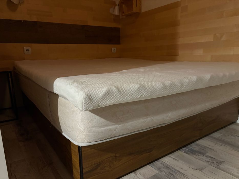 Легло 1600х2000 с матрак и топ матрак