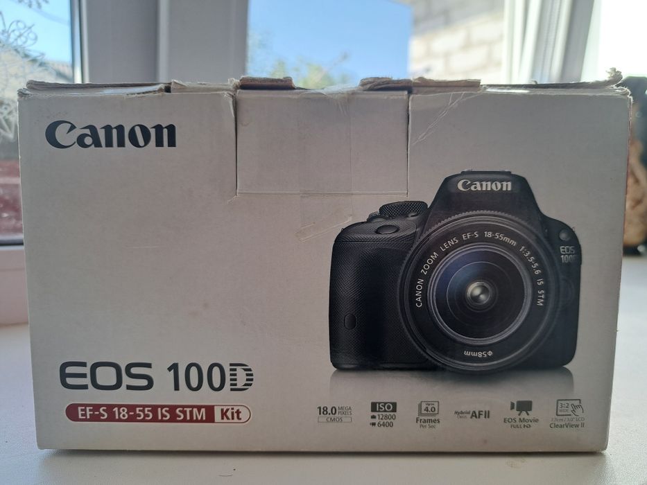 Фотоаппарат Canon EOS 100D