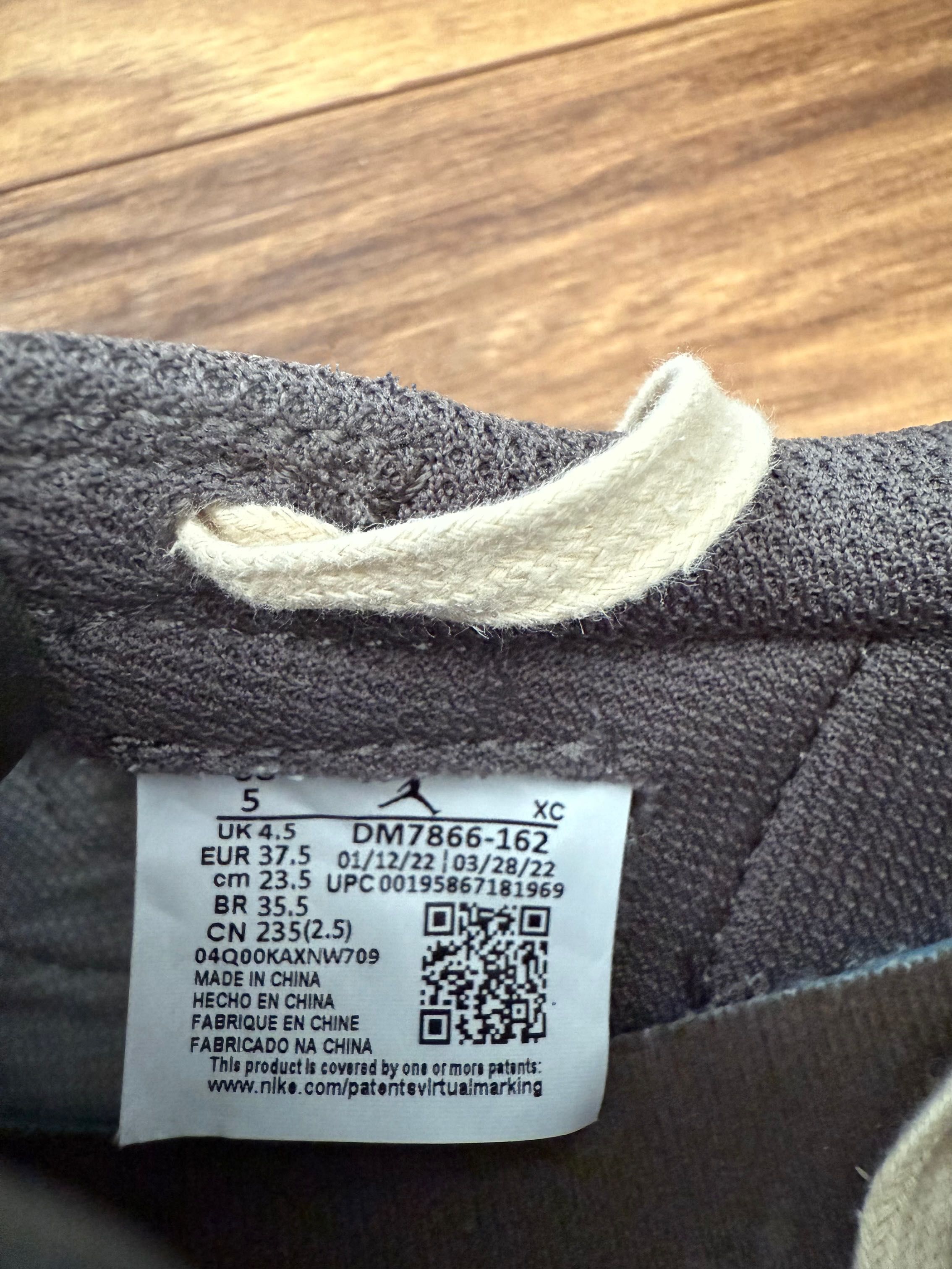 готини маратонки Nike Air Jordan 1 Low Travis Scott унисекс