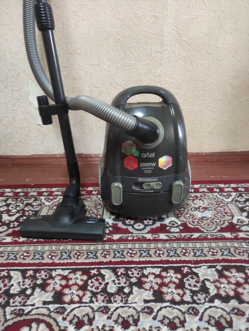 Продам пылесос artel