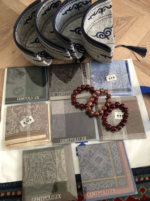 Тюбетейки  все что на фото за 5000тг