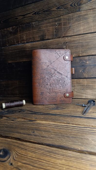 Блокнот, ежедневник, из натуральной кожи с картой Астаны