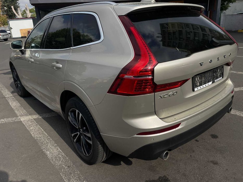 Volvo XC60 2018 190cp