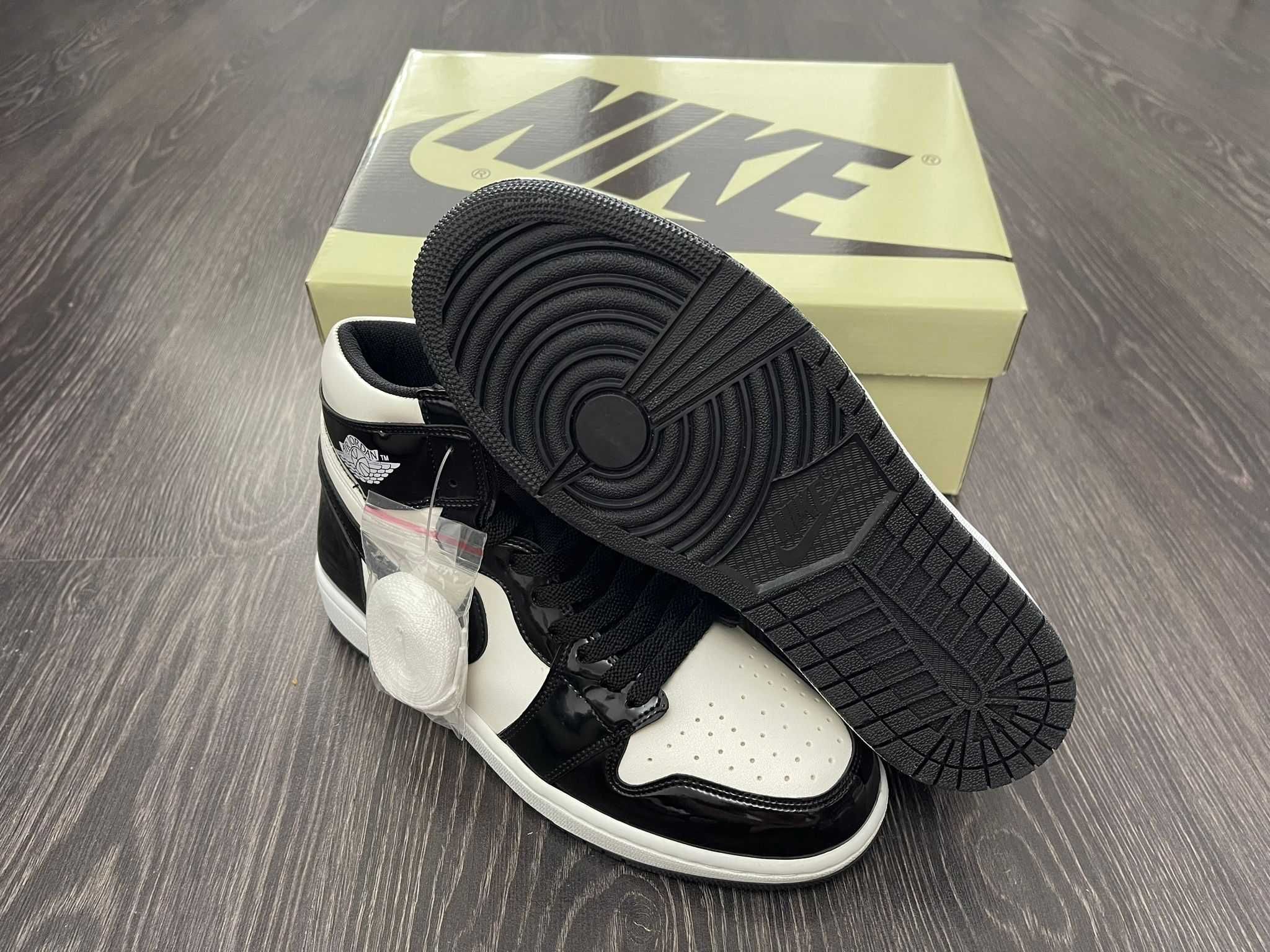 Adidasi Nike Jordan 1 High Patent Bred | Chicago | Unc | Panda
