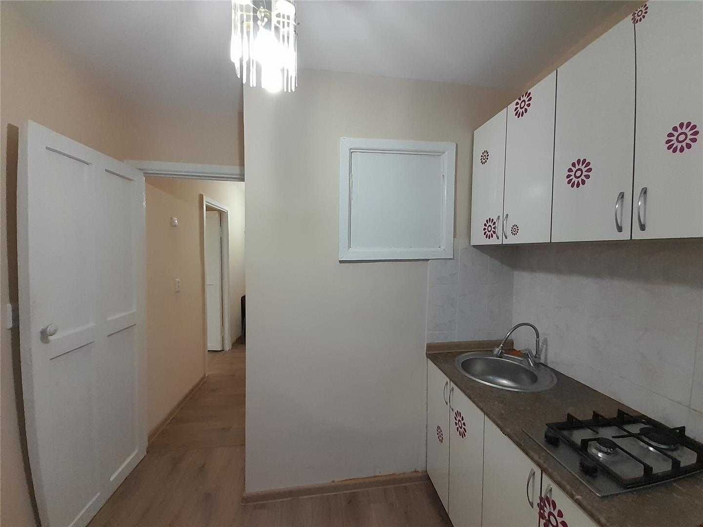 Продам 2 комн квартиру на 3/5 эт в кирпичном доме