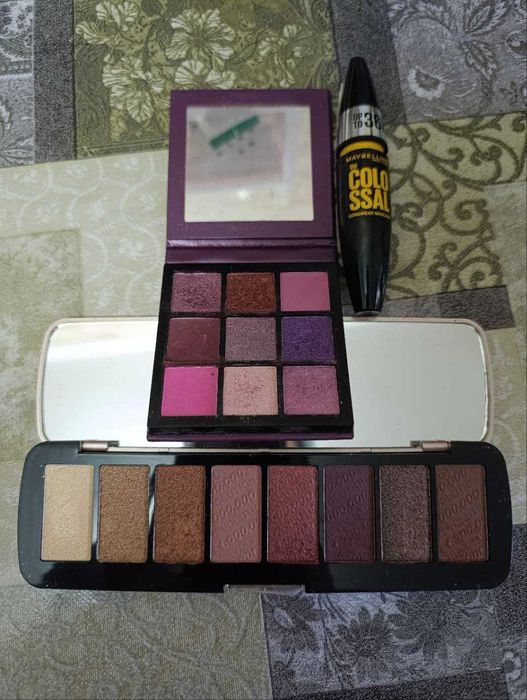 Палетки теней Eveline и Huda beauty