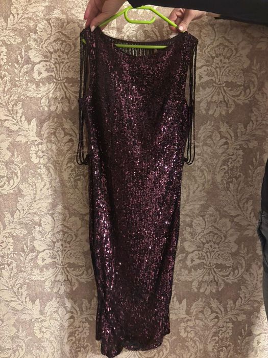 Платье с пайетками и прозрачной спинкой, 46 размер