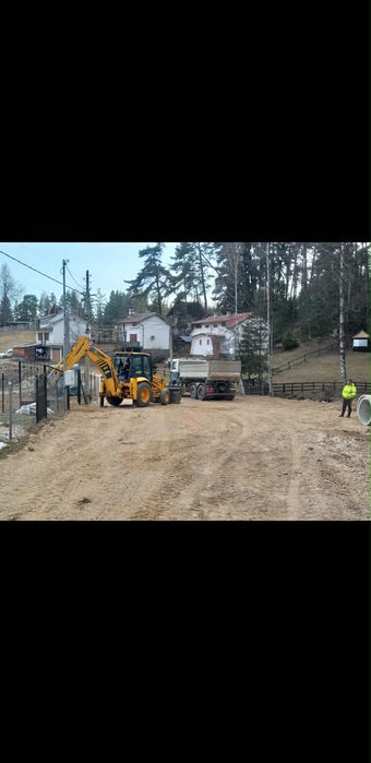 Продавам скална маса, чернозем и доставям други инертни материали.