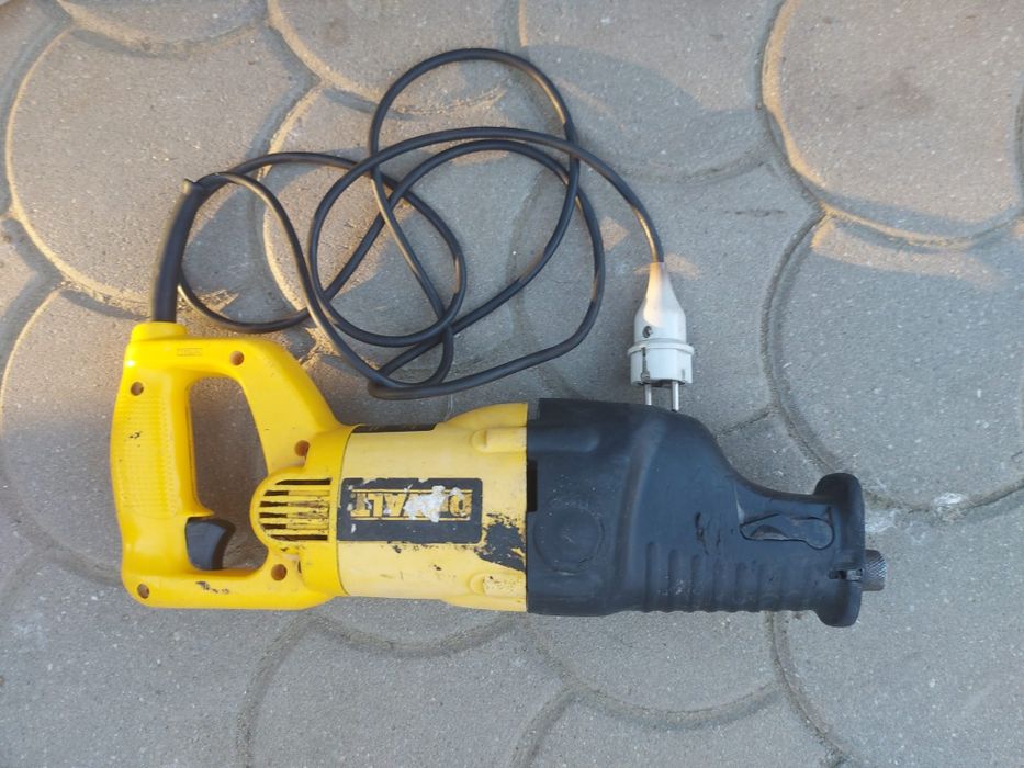 Fierăstrău  Dewalt sabie