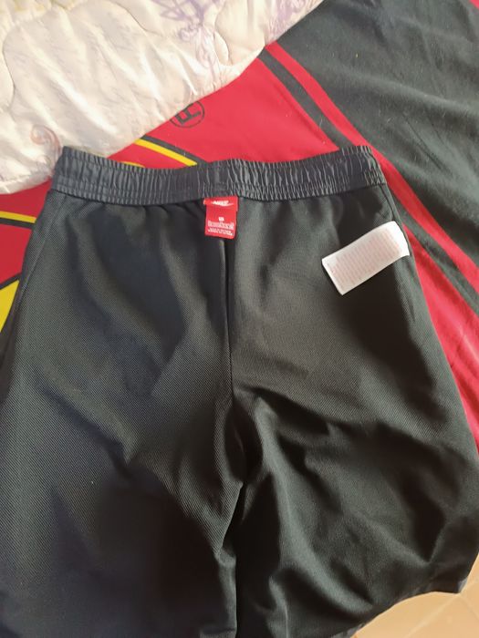 Pantaloni scurți fis originali mărimea 158-170.