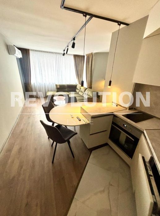 Продава се Тристаен апартамент в Пловдив, Съдийски - 103 кв.м за 1602 €/кв.м - Снимка #1