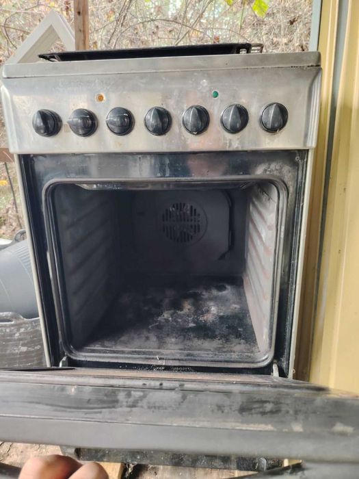 Продавам нещата от снимките