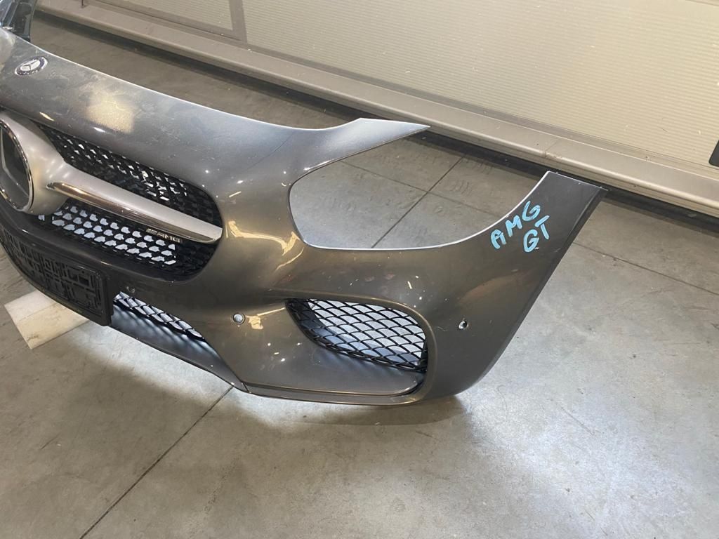 Bara fata complecta Mercedes GT AMG