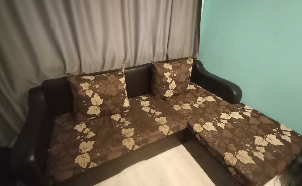 Разтегателен диван- легло