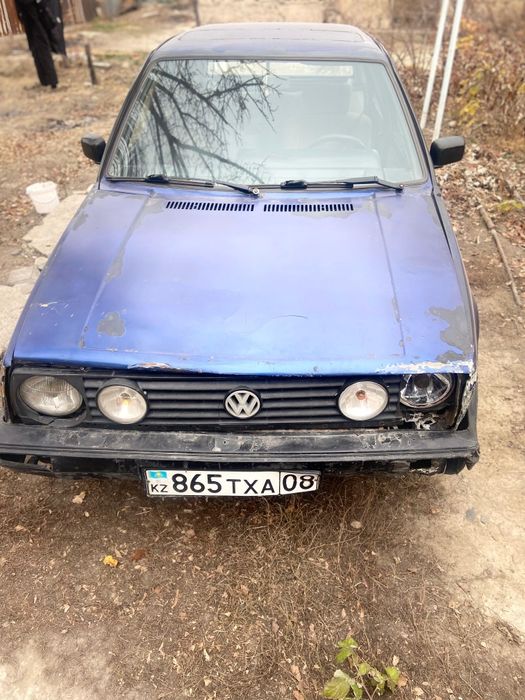 Volkswagen Golf машина