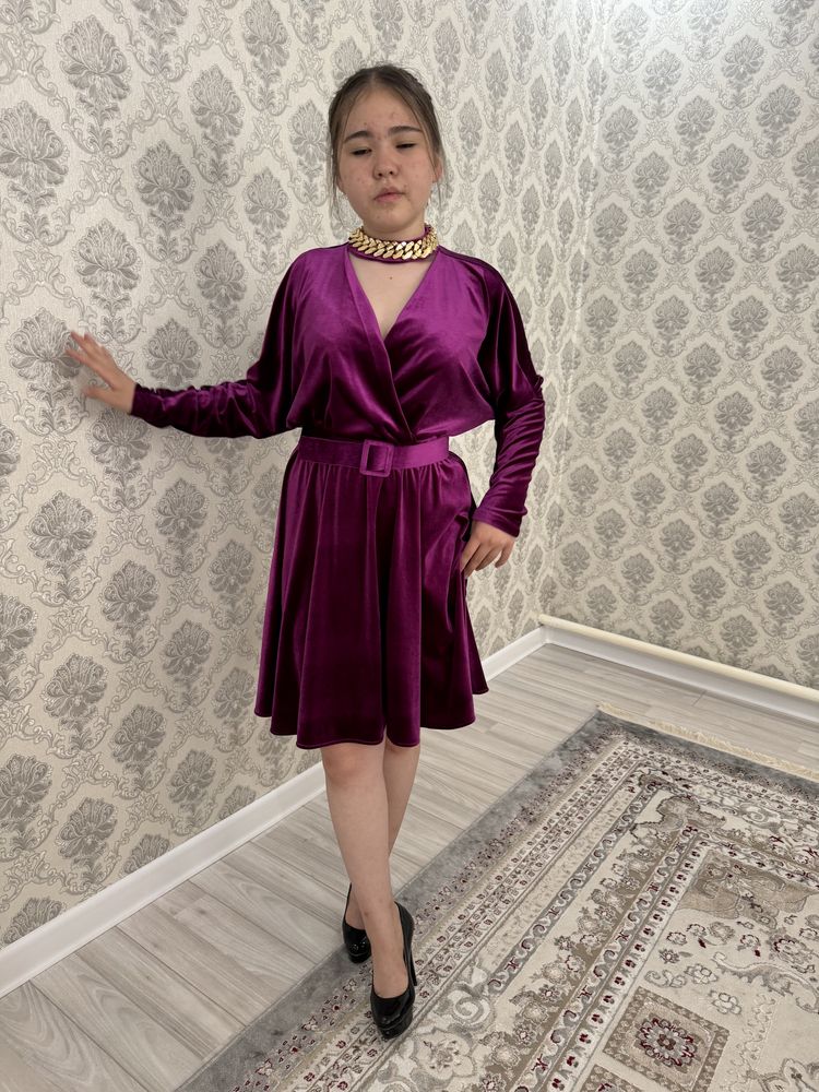 продаю платья б/у