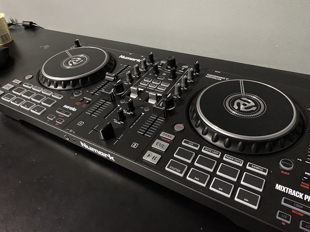 Numark Mixtrack Pro FX