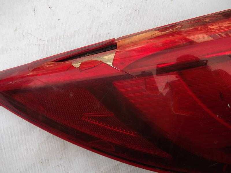Фонарь задний оригинальный (в дверь багажника) Mazda CX5 (11-16)