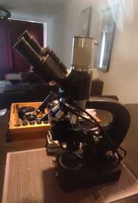 Mикроскоп тринокуляр Carl Zeiss с аксесоари.