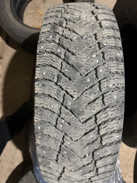 Продам зииний комплект резин