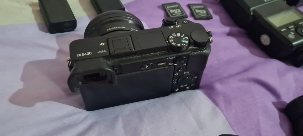 Aparat Sony A6400 și accesorii