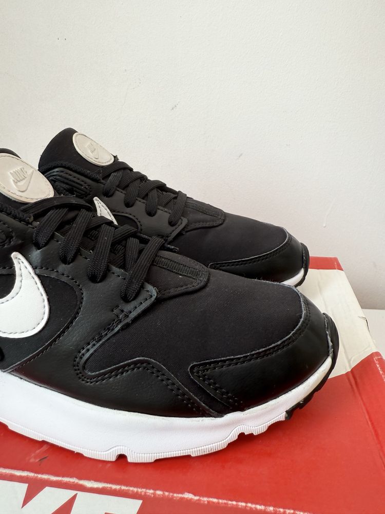 Nike LD Victory ”White Black” (42) Маратонки