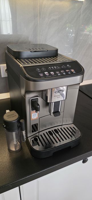Aparat cafea DeLonghi Magnifica Evo cu capucinator