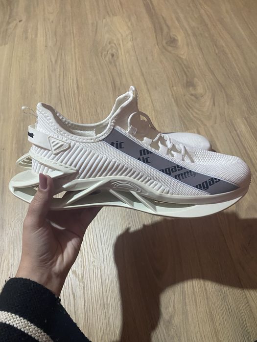 Adidasi barbati originali