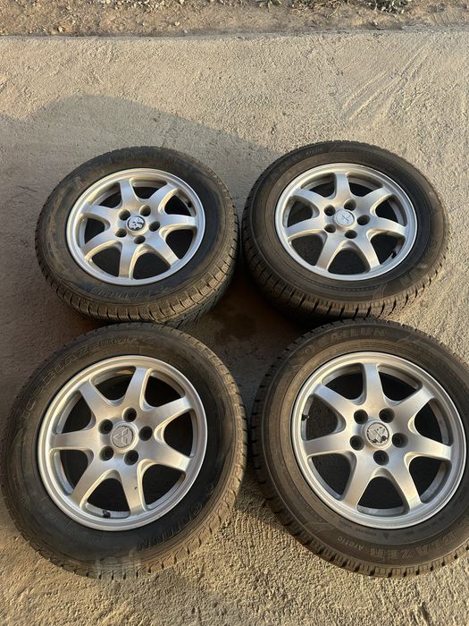 215/60/16 ҚЫСТЫҚ. Камри 30 да тұрған