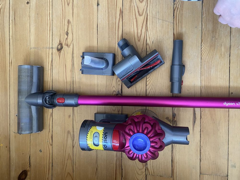 Прахосмукачка Dyson V7