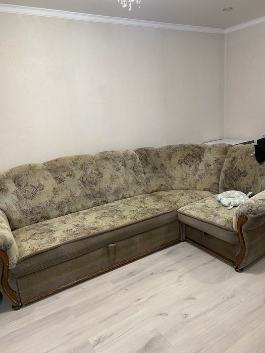 Угловой диван с креслой