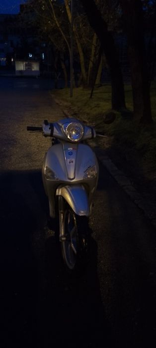 Vând scuter Piaggio liberty 50 4t CU ACTE