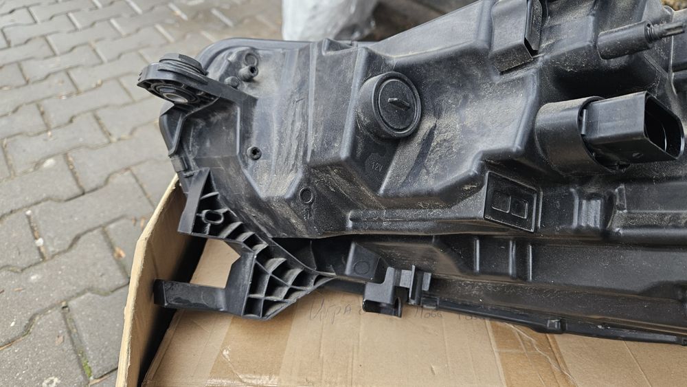 Десен Фар LED за Skoda Octavia 4