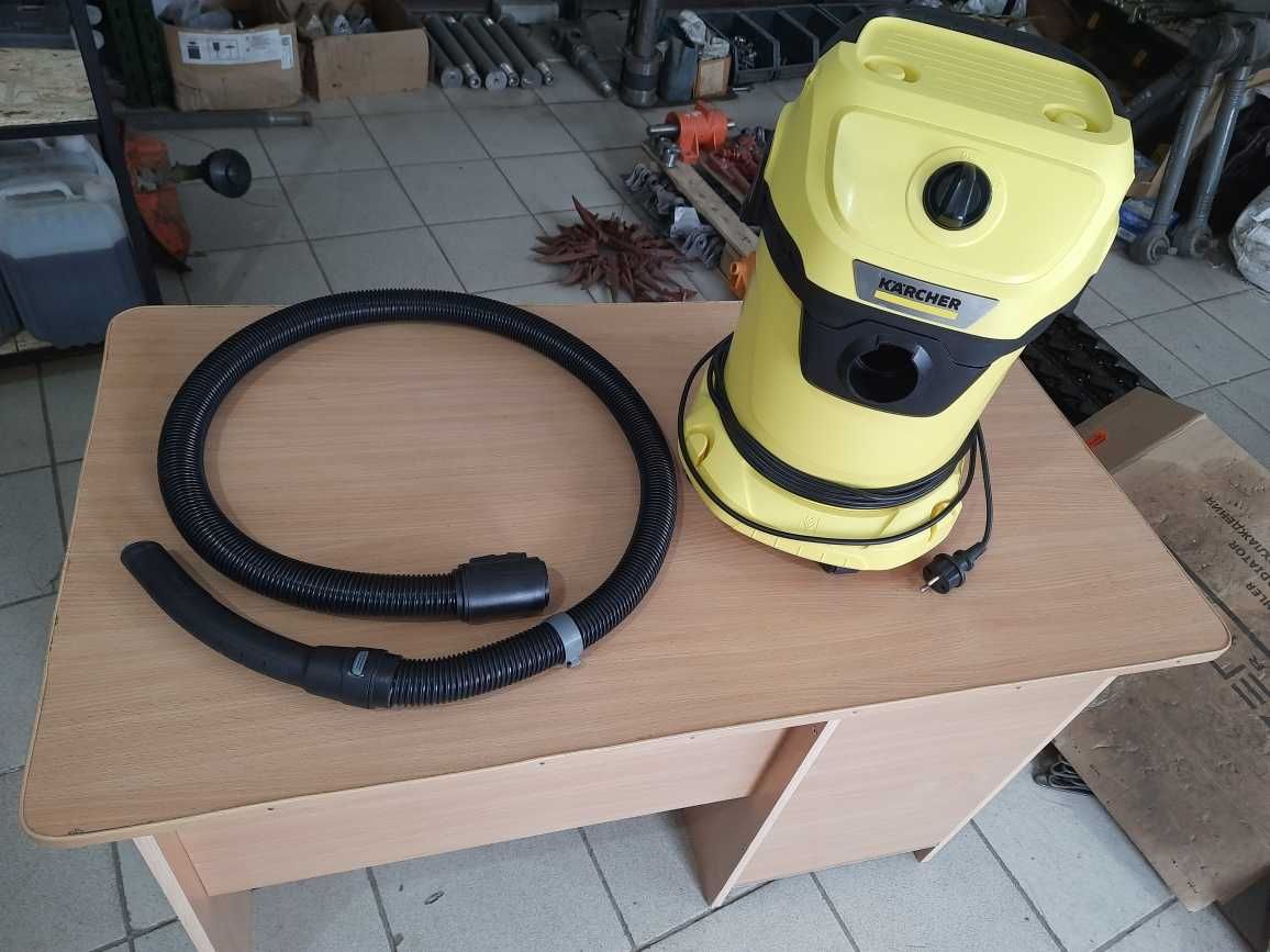 Продам пылесос Karcher WD-3 CAR