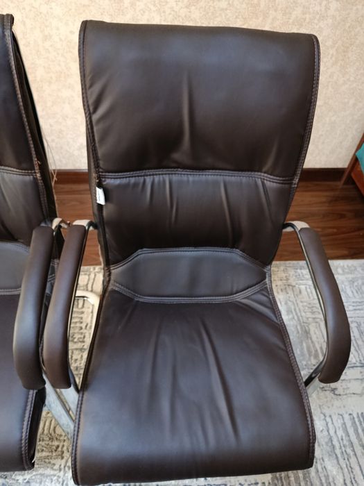 Срочно продам два кресла в отличном состоянии