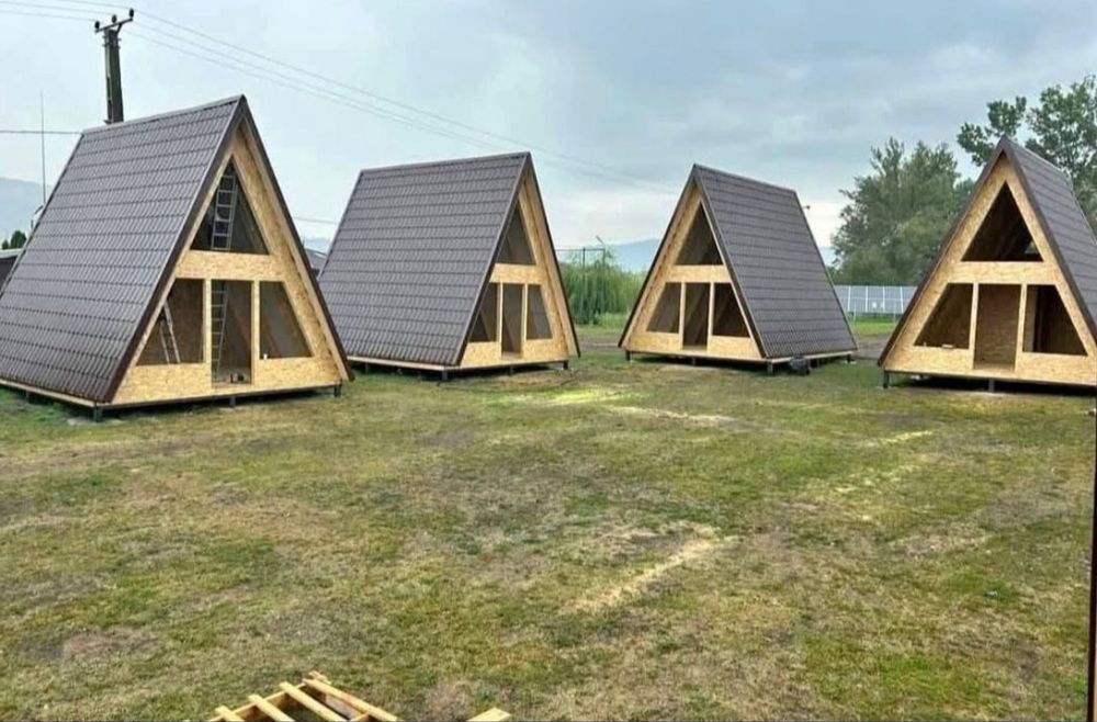 Vând cabane tip A,