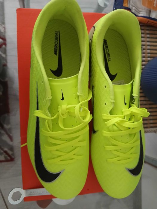 Ghete de fotbal Nike Vapor 16