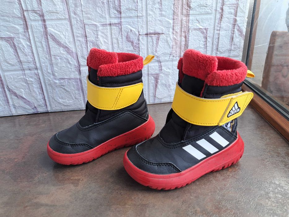 детски ботуши,зимни обувки,боти,апрески,Adidas номер25 за момче,адид