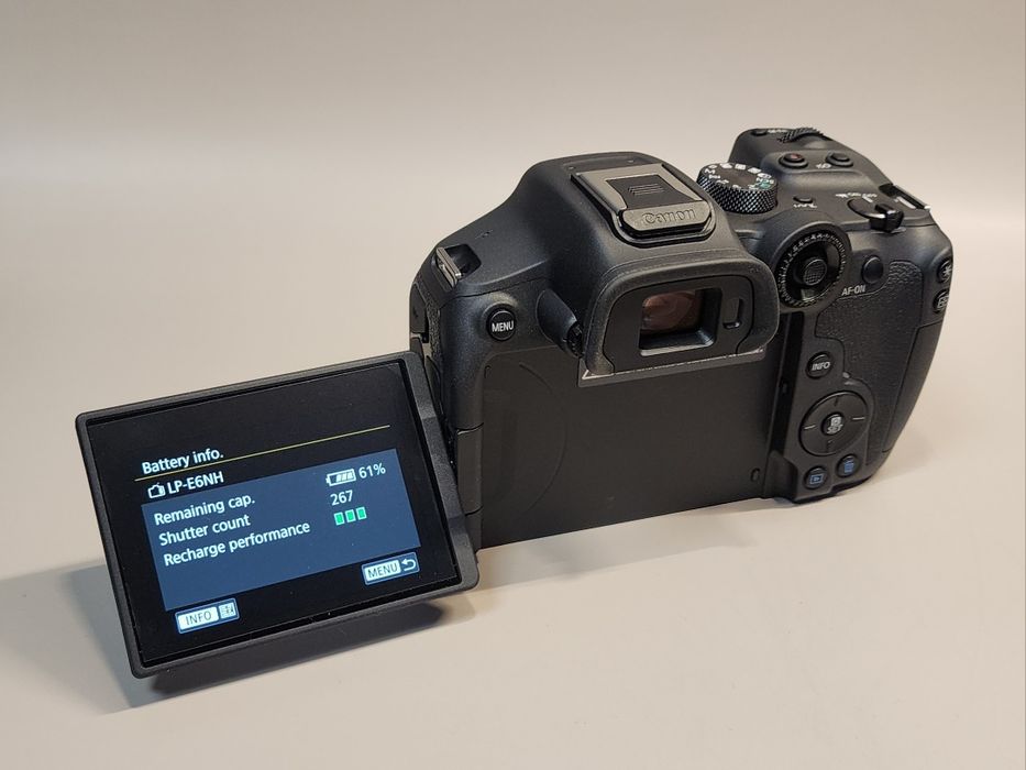 vând/schimb body Canon R7