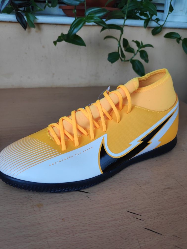 Маратонки Nike mercurial