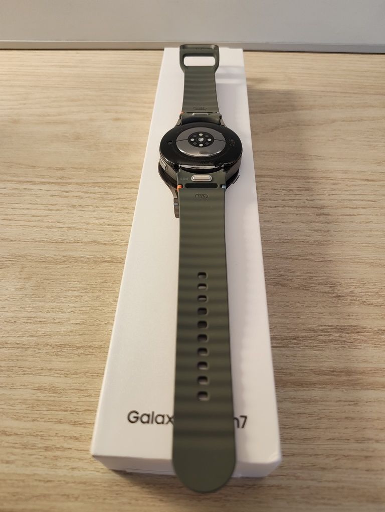 Samsung Galaxy Watch 7 44 mm - Перфектен!