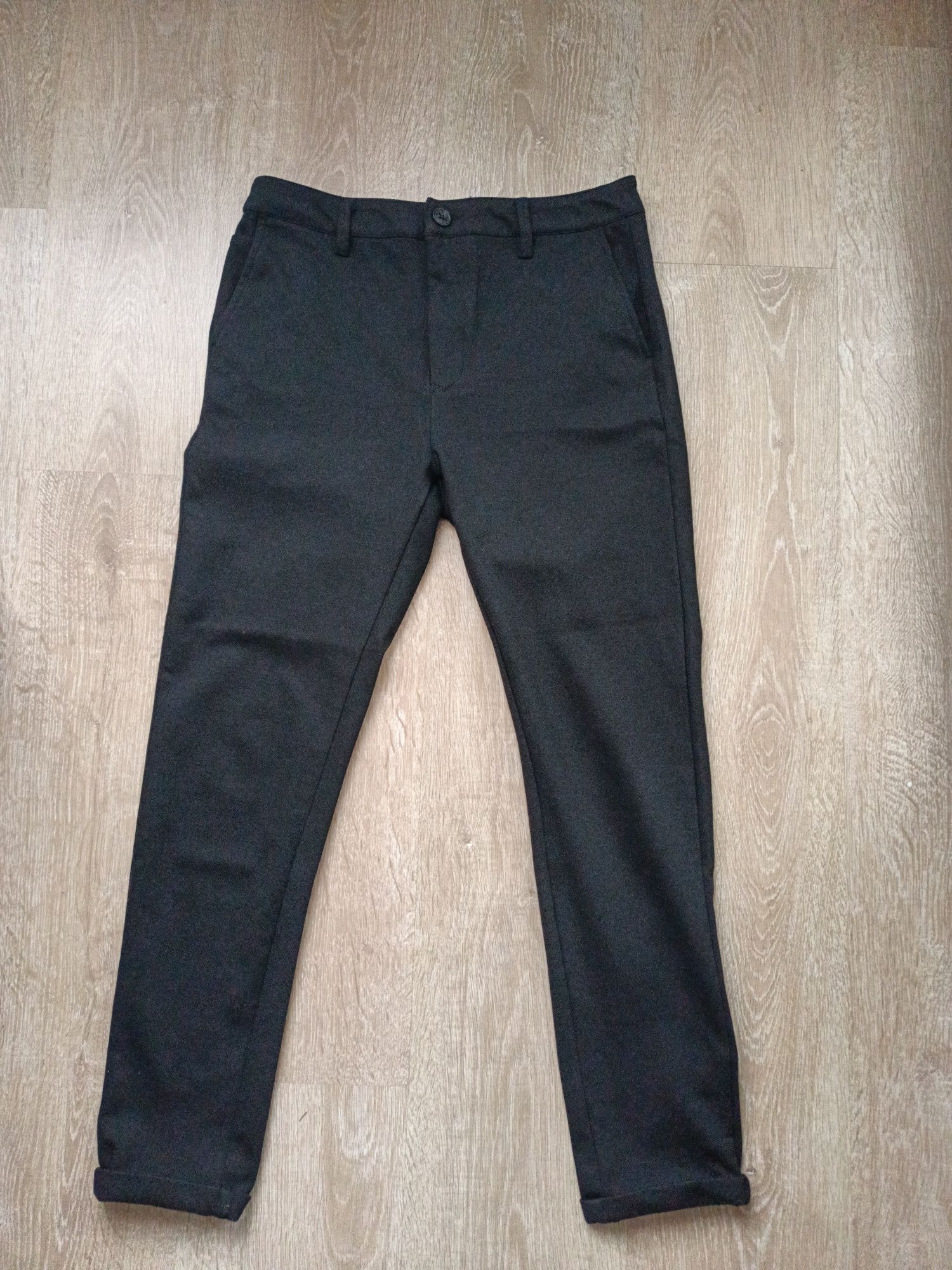 Pantaloni drepți/chino