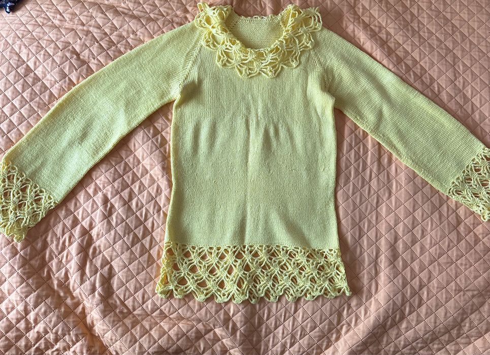 Pulover galben ( lucrat manual )