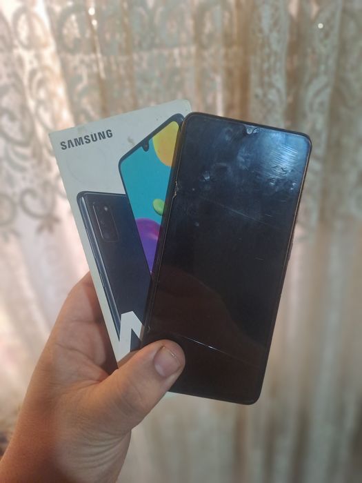 Samsung a41  2sim 4aperatifka 64